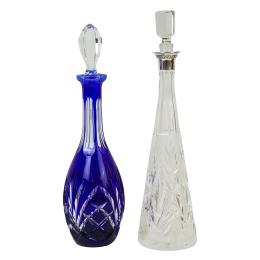 31  -  DOS BOTELLAS LICORERAS DE PRIMER TERCIO DE SIGLO XX