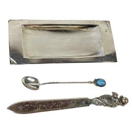 943  -  CONJUNTO DE OBJETOS DE PLATA DE LA DEGUNDA MITAD S. XX