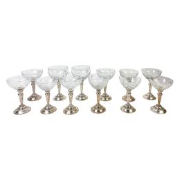 911  -  CONJUNTO DE 12 COPAS EN CRISTAL Y PLATA