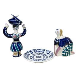 649  -  DOS FIGURAS Y PLATO DE PORCELANA DE SARGADELOS