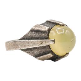 106 - ANILLO PLATA CON CALCEDONIA DE LOS AÑOS 70