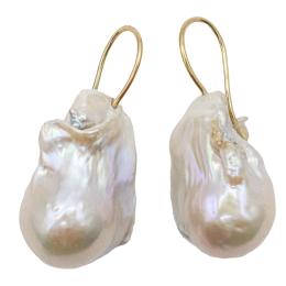 245 - PENDIENTES CON PERLAS BARROCAS