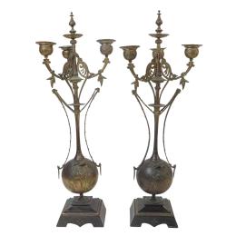 1140  -  PAREJA DE CANDELABROS FRANCESES DE FINALES DEL S.XIX