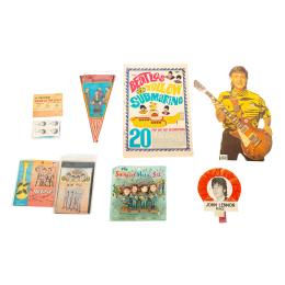 46 - LOTE DE COLECCIONABLES DE THE BEATLES