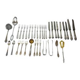 1186  -  CONJUNTO DE CUBIERTOS DE SERVIR DE PRINCIPIOS DEL S.XX