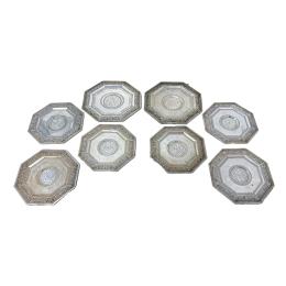 755  -  CONJUNTO DE OCHO PLATOS DE PLATA DE ÚLTIMO TERCIO S. XX