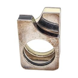 129 - DOS ANILLOS DE DISEÑO DE PLATA