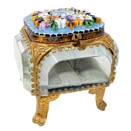 1123  -  CAJITA DE COLECCIÓN DE PRICIPIOS DEL S.XX