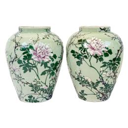 609 - PAREJA DE JARRONES DE PORCELANA CHINA DE PPS. S.XX