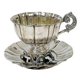 995  -  PLATO Y TAZA EN PLATA DE FINALES DEL SIGLO XIX