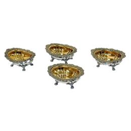924  -  CUATRO SALSERAS DE PLATA INGLESA DE FINALES DEL SIGLO XIX