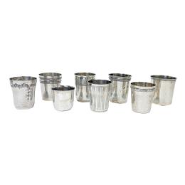 977  -  OCHO VASOS DE PLATA DE FINALES DEL SIGLO XIX