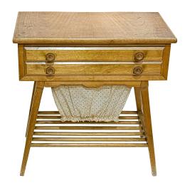 420 - PEQUEÑO MUEBLE COSTURERO DE LOS AÑOS 50