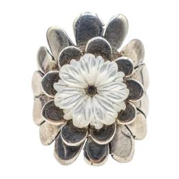 102 - ANILLO FLOR CON NÁCAR