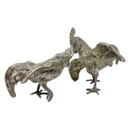769  -  DOS GALLOS DE PELEA DE PLATA DE MEDIADOS DE SIGLO XX