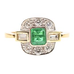 17  -  ANILLO CON ESMERALDA Y DIAMANTES