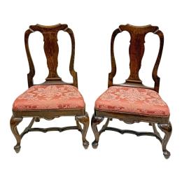 358  -  PAREJA DE PEQUEÑAS SILLAS CALZADORA PRIMER TERCIO SIGLO XX