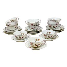 449 - CONJUNTO DE TAZAS DE CAFÉ EN PORCELANA SEGUNDO TERCIO S.XX