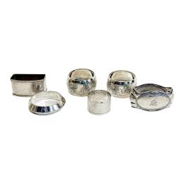 989 - CONJUNTO DE ARGOLLAS EN PLATA  DE MEDIADOS DE SIGLO XX