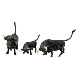 883  -  TRES FIGURAS EN BRONCE DE MEDIADOS DEL S.XX