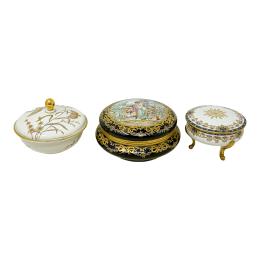 544 - TRES CAJAS DE PORCELANA DEL PRIMER TERCIO DEL S.XX