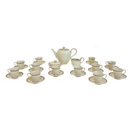 579 - JUEGO DE TÉ EN PORCELANA AÑOS 60 