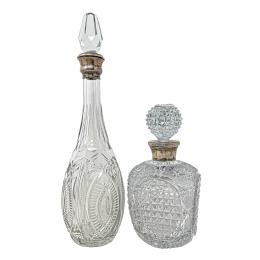 31 - DOS BOTELLAS LICORERAS DE LOS AÑOS 40