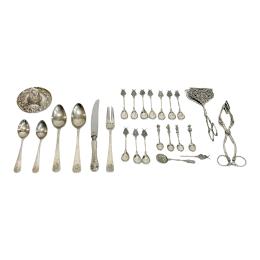 1034 - LOTE DE OBJETOS DE PLATA DE DISTINTAS ÉPOCAS