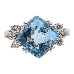 83 - ANILLO CON AGUAMARINA Y BRILLANTES