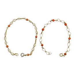 98 - DOS PULSERAS CON CORAL, AÑOS 70