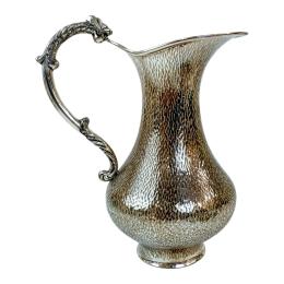 894 - JARRA CON DECORACIÓN MARTELÉ EN PLATA DE LOS AÑOS 70