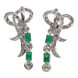 181 - PENDIENTES LARGOS CON BRILLANTES Y ESMERALDAS