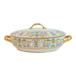 607 - SOPERA EN PORCELANA DE LIMOGES DEL PRIMER TERCIO DEL S.XX
