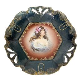 488 - PLATO DECORATIVO EN PORCELANA AUSTRÍACA DE PRINCIPIOS S.XX