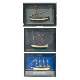 934 - TRES MAQUETAS DE BARCO ENMARCADAS