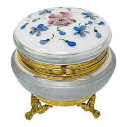 17 - CAJA DE CRISTAL CON DECORACIÓN ESMALTADA