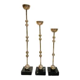 1068 - TRES CANDELEROS  DE PLATA DE LOS AÑOS 70 