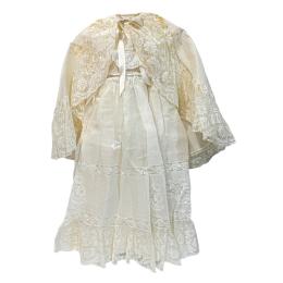 779 - VESTIDO DE ACRISTIANAR DEL PRIMER TERCIO DEL SIGLO XX