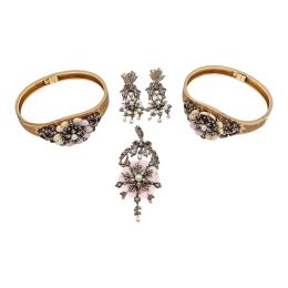 52 - ADEREZO CON CORAL Y DIAMANTES DEL S.XIX