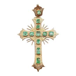 149 - CRUZ COLGANTE CON ESMERALDAS, MEDIADOS S.XX