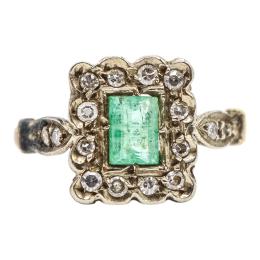182 - SORTIJA ROSETÓN CON ESMERALDA Y DIAMANTES DE MEDIADOS S.XX