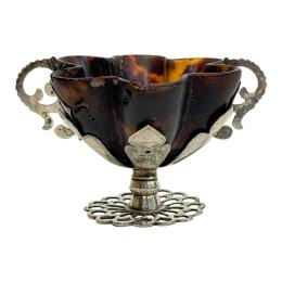 1054 - PEQUEÑA COPA DE PLATA Y CAREY DE FINALES DE S. XIX