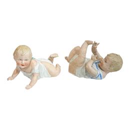 538 - PAREJA DE FIGURAS DE BEBÉ DEL PRIMER TERCIO DE S. XX