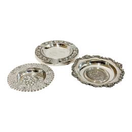 1072 - TRES PLATITOS DE PLATA DE MEDIADOS DE S. XX
