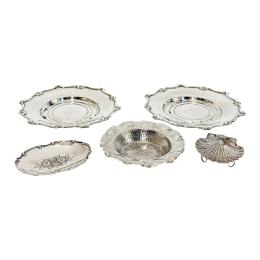 1035 - LOTE DE PLATOS Y CENTRITOS DE PLATA DE MEDIADOS S. XX