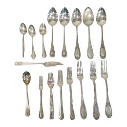 992 - CONJUNTO DE CUBIERTOS DE PLATA DE LA PRIMERA MITAD DE S. XX