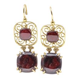 303 - PENDIENTES LARGOS CON GRANATES