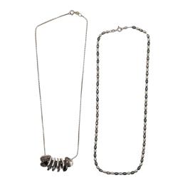 109 - DOS GARGANTILLAS DE PLATA