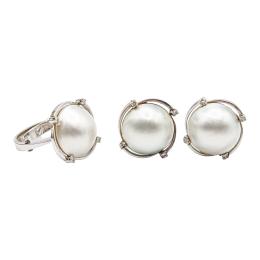 319 - PENDIENTES Y ANILLO CON PERLA MABÉ Y BRILLANTES
