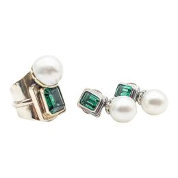 121 - CONJUNTO DE ANILLO Y PENDINTES DE PERLAS